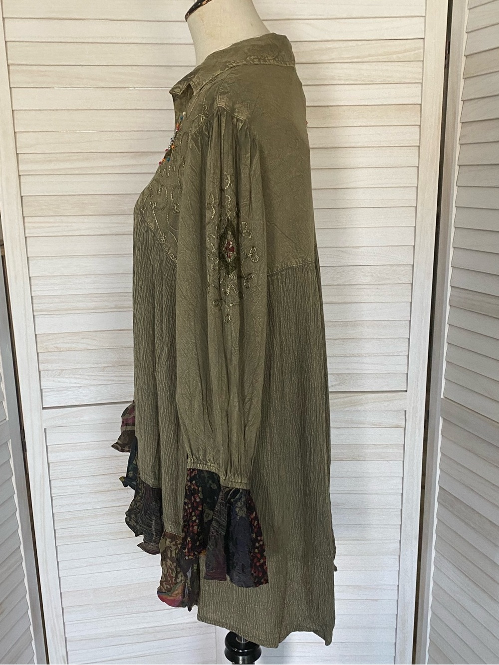 Young Threads Boho Olive Green Mixed Patterns Embellished Embroidered Top XL NWT - Picture 11 of 16
